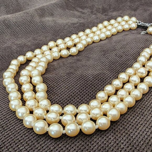 Franklin Mint Jackie Kennedy Triple Strand Pearl Necklace With CZ Clasp - Picture 6 of 16